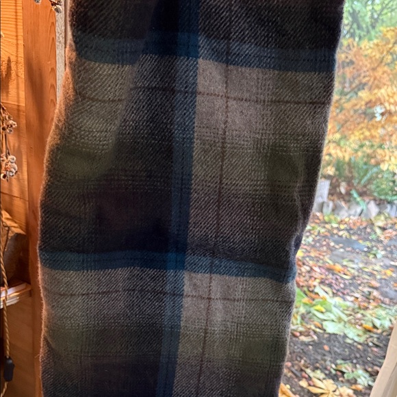 Pendleton Wool Plaid Throw - Picture 5 of 7